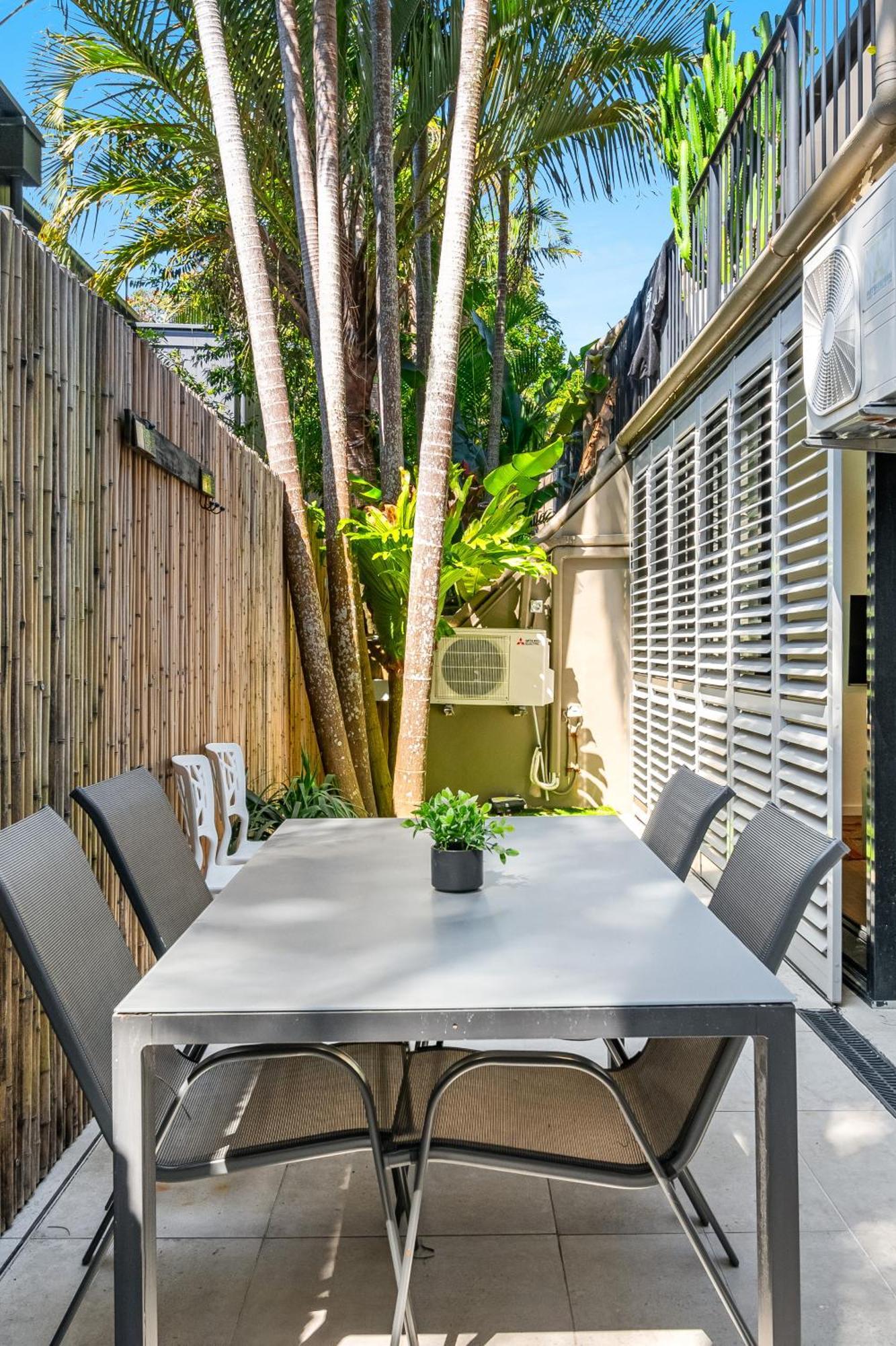 Julians Apartments Byron Bay Exterior foto
